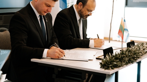 Bendradarbiavimo sutarties pasirašymas-67.jpg